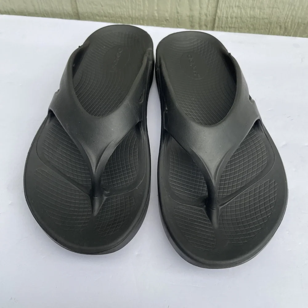 OOFOS Original Sandals Mens 8 Womens 10 Recovery Flip Flops Black Summer Beach
